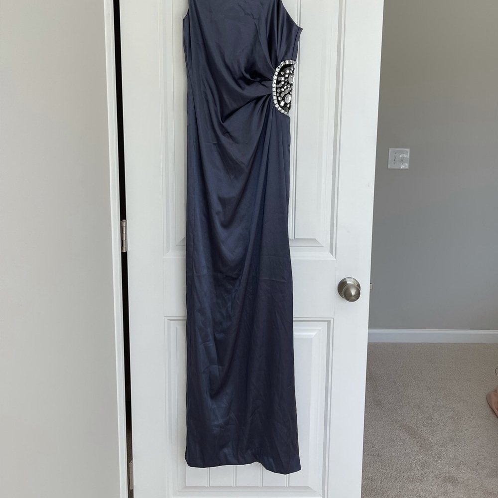 Formal One Shoulder Maxi Dress! - Picture 9 of 10